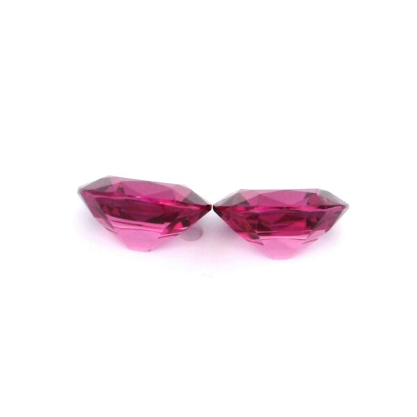 3.82 ct, Pink, Garnet, Oval - Image 3