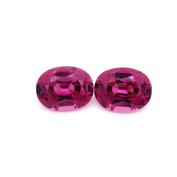 3.82 ct, Pink, Garnet, Oval