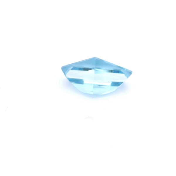 4.06 ct, Blue, Aquamarine, Designer Cut - Image 3