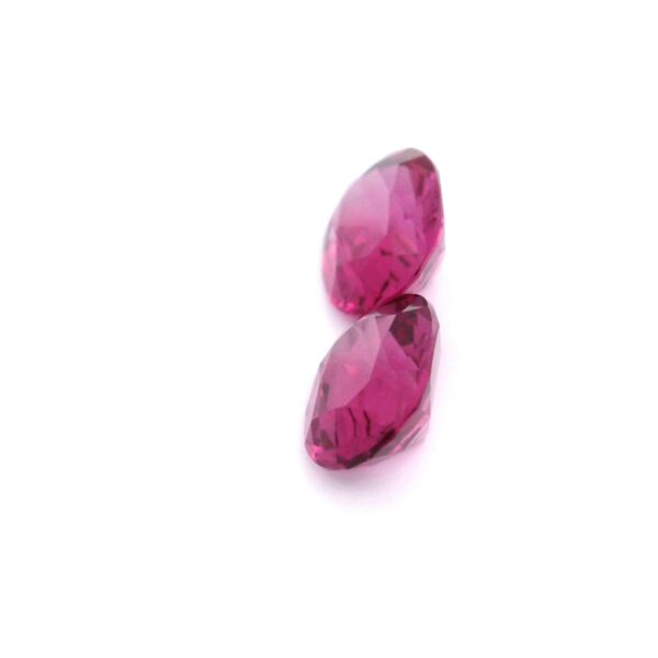 3.82 ct, Pink, Garnet, Oval - Image 4