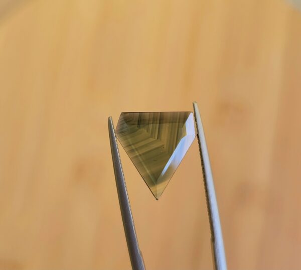 2.21 ct, Blue Green, Sapphire, Designer Cut - Image 2