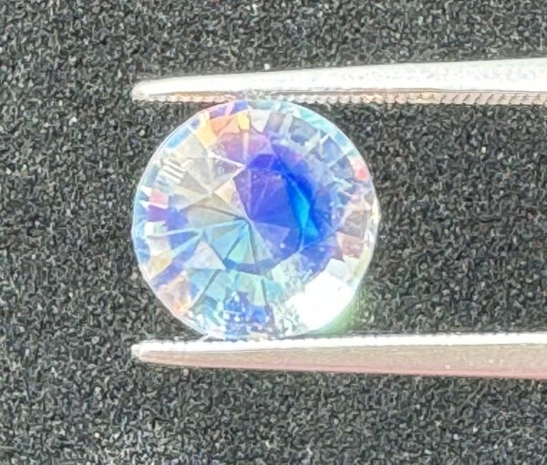 3.95 ct, White, Moonstone, Round