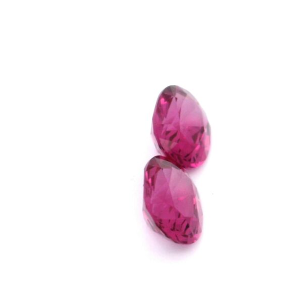 3.82 ct, Pink, Garnet, Oval - Image 2