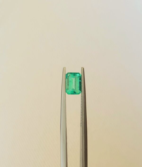 0.88 ct, Green, Emerald, Emerald cut - Image 2