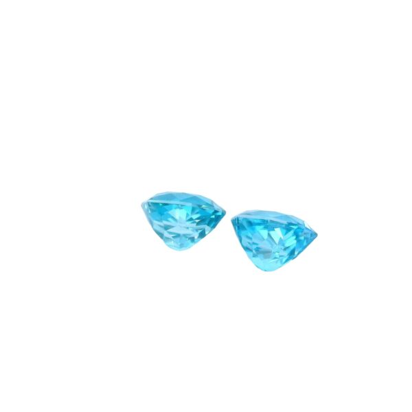 3.69 ct, Blue, Zircon, Cushion - Image 3